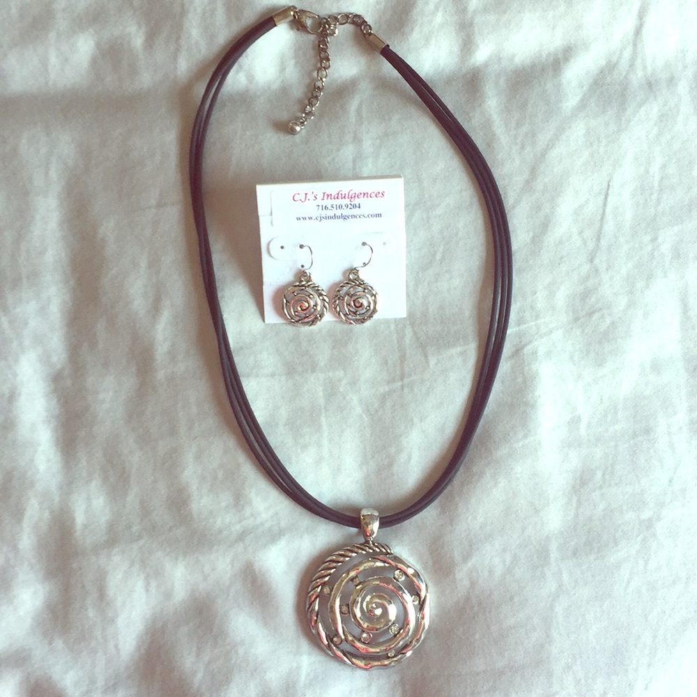 NWT Shell Necklace and Earrings